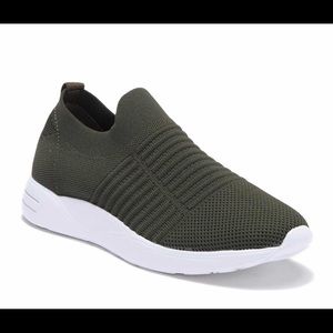 Steve Madden Lillian Slip-On Sneaker in Black